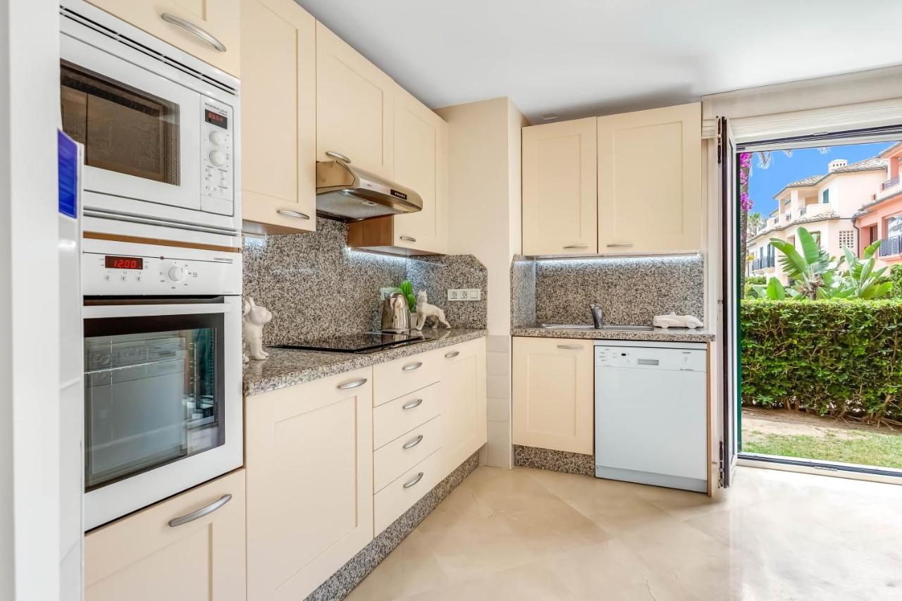 Yolo Spaces - Sotogrande - Puerto Boutique Apartment Exteriör bild