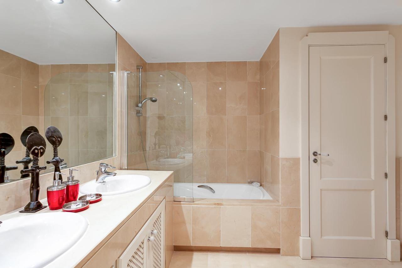 Yolo Spaces - Sotogrande - Puerto Boutique Apartment Exteriör bild